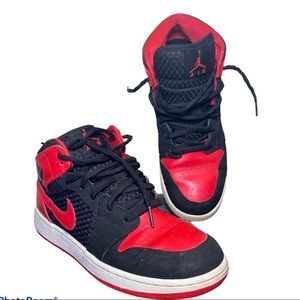 Nike Air Jordan 1 siren red